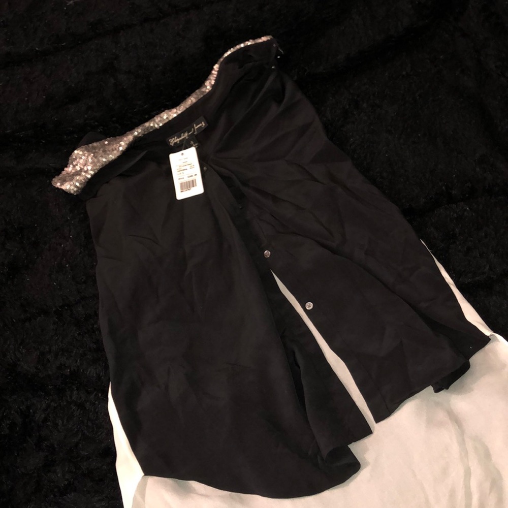 women’s shirt